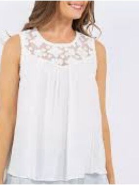 Studio  JPR White Lace-Yoke Sleeveless Blouse -